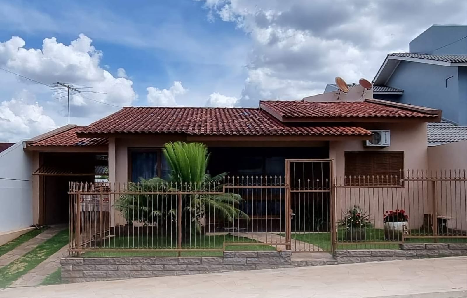 CASA NO BOSQUE